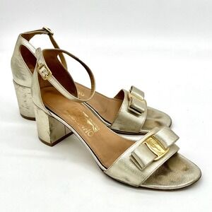 Salvatore Ferragamo Sz 8 Gavina Silver Ankle Strap Buckle Bow Block Heel Sandal